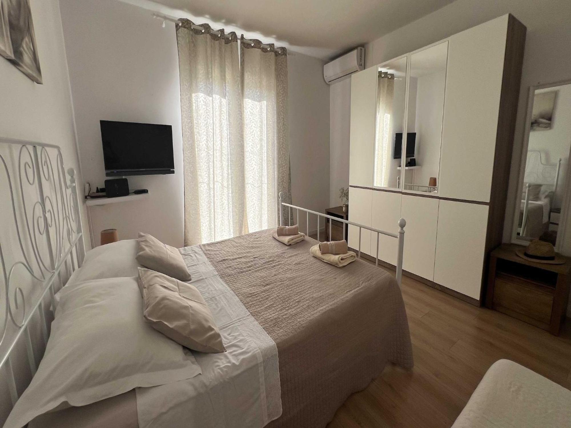Vela - Two Bedroom With Balcony Makarská